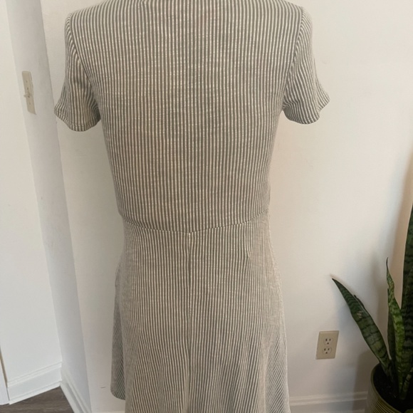 Caution to the Wind Light Green Striped Self tie A line Stretch Dress Size Large - Picture 2 of 9